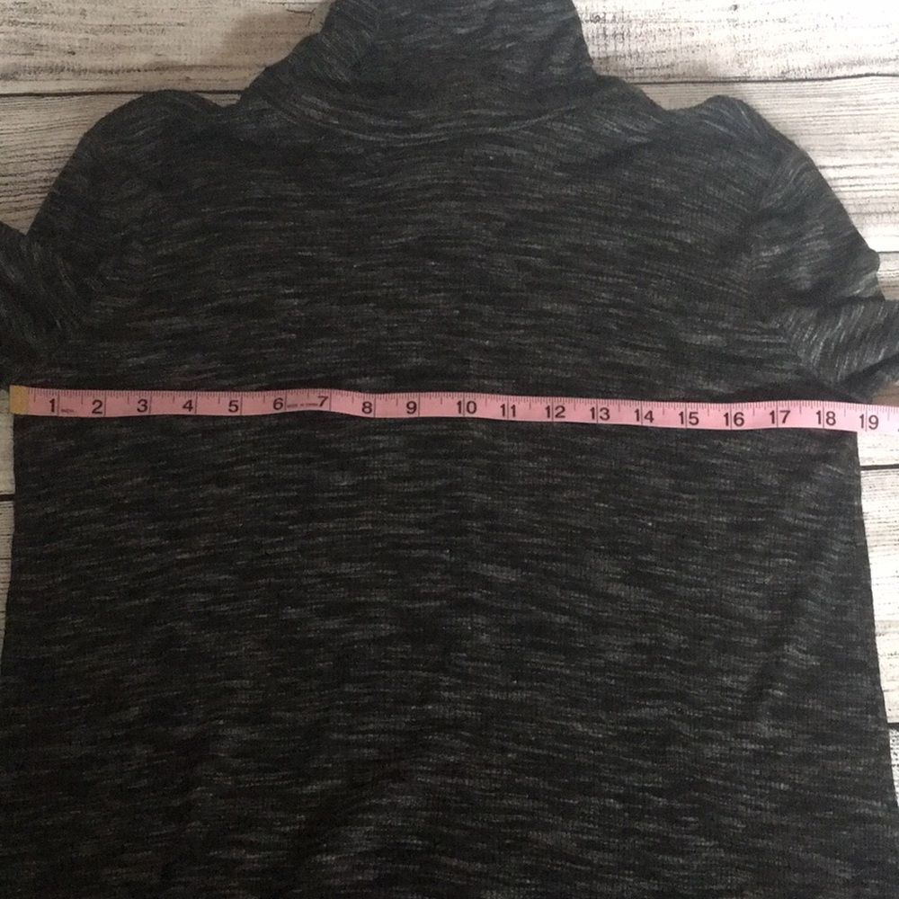 Free People We The Free Stone Cold Turtleneck slit back marled tunic size medium - Picture 15 of 16